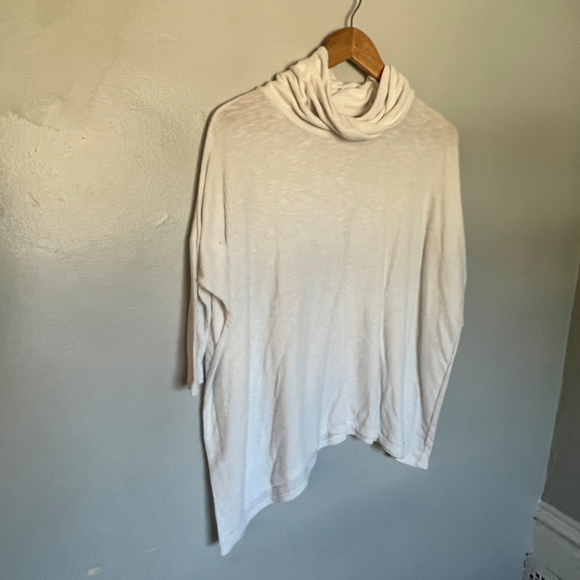 Anthropologie Olivia Rae Women's Oversized Turtle Neck Top Size Large - Picture 3 of 11